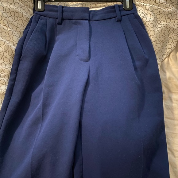 Aritzia Effortless pant size 00 - Picture 2 of 5